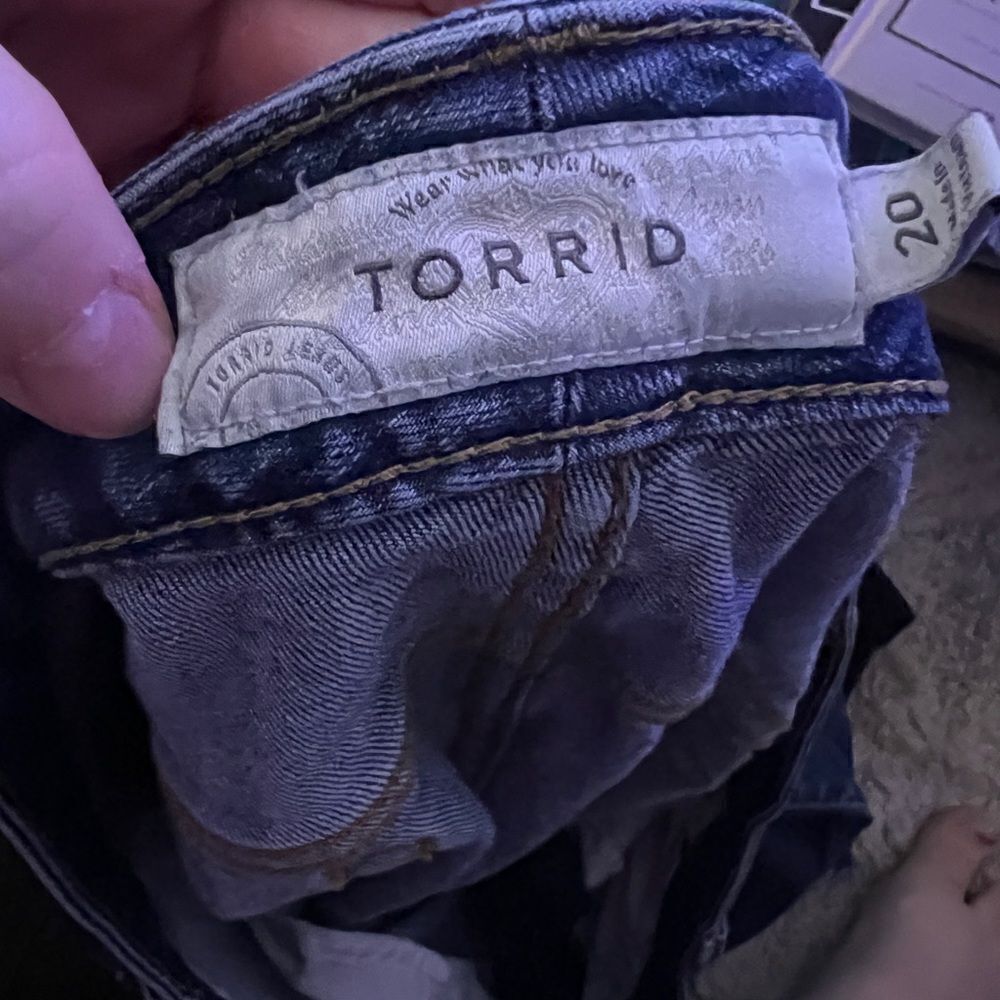 Cute torrid jeans size 20 distressed - Picture 4 of 8